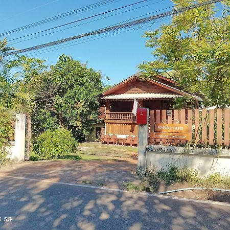 Chanmuang Guesthouse Мехонгсон Екстер'єр фото